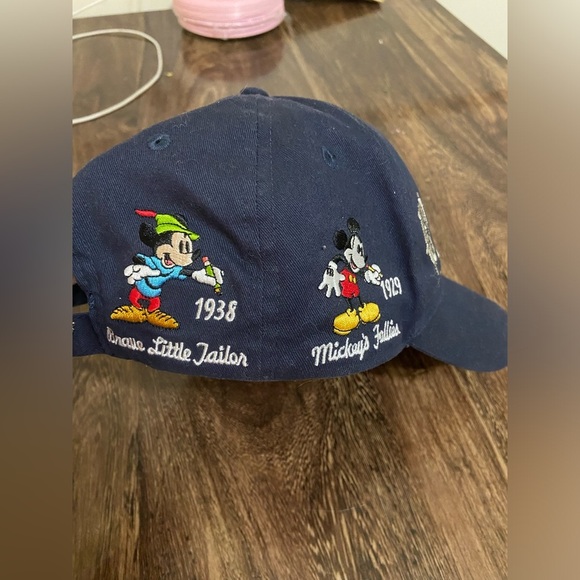 Vintage 1990 embroidered Mickey Mouse hat - Picture 4 of 6